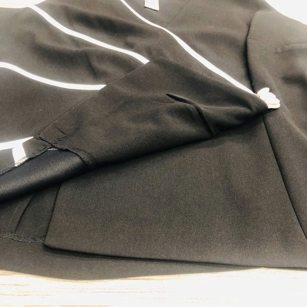 Sheri Martin New York Black White Sleeveless Top - Picture 10 of 16